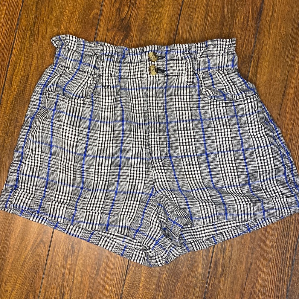 American Eagle High Waisted Plaid shorts